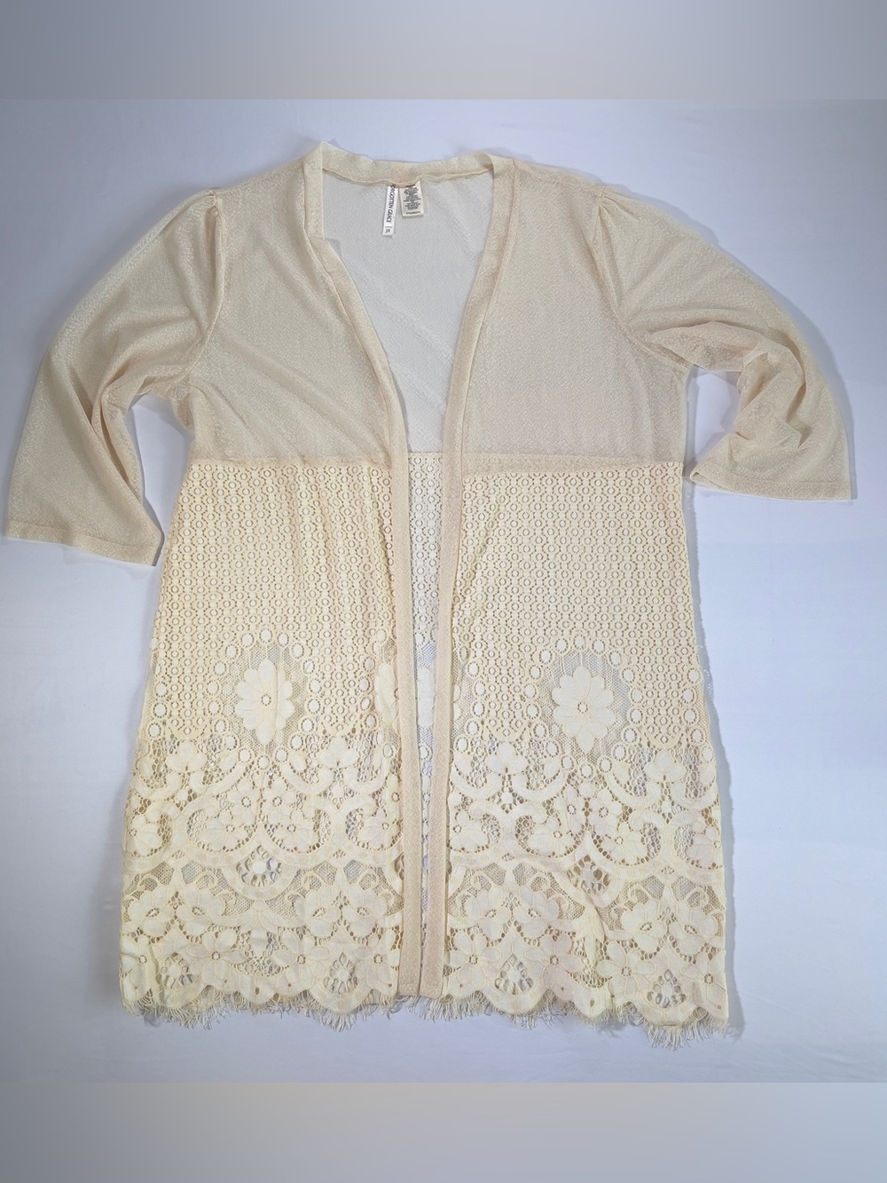 FORGOTTEN GRACE 
Anthropology 3X Cream Lace Kimono